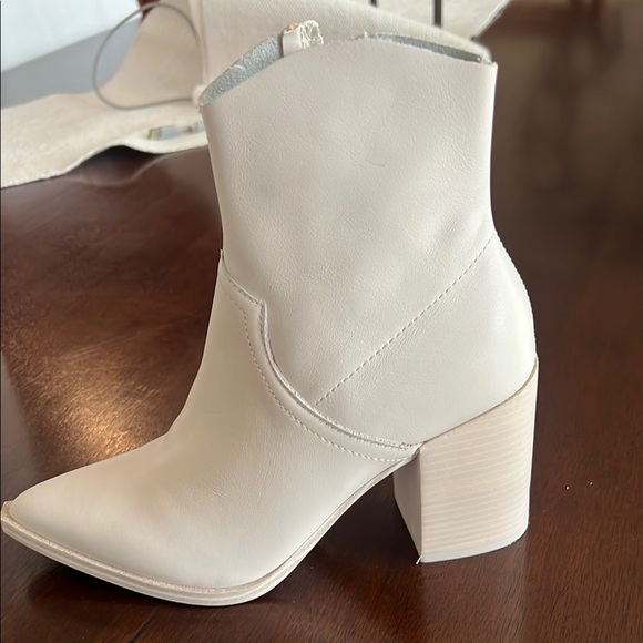 Steve Madden Cream Ankle Booties with Chunky Heel - Picture 6 of 10